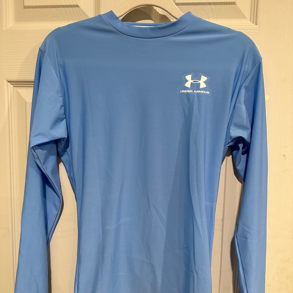 Under Armour Women Long Sleeve T-Shirt, Blue, size M, like new